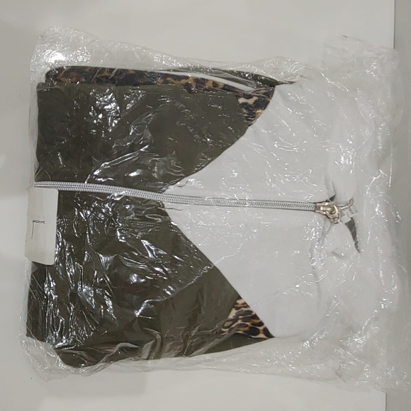 Brand New women's track suits zipper down. - Picture 3 of 3